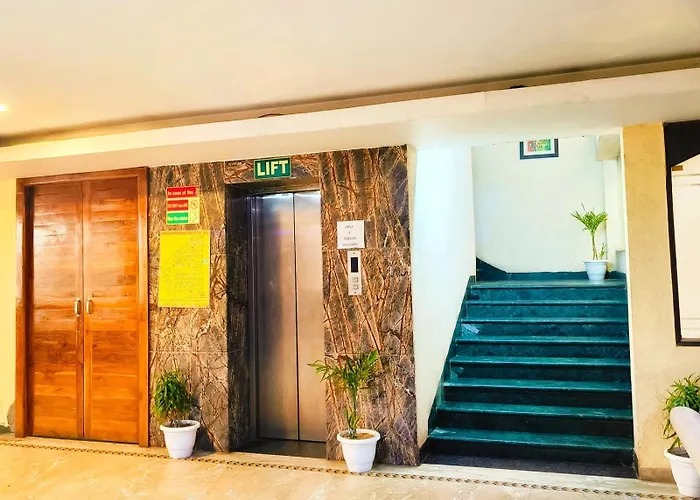 BillionsAirport Hotel